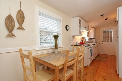 79 Crest St, Middletown, RI 02842 - photo 4