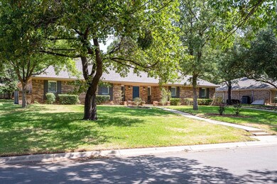 2225 Stonegate Dr, Denton, TX 76205 - photo 3