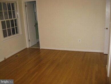 12305 Running Deer Rd, Manassas, VA 20112 - photo 5