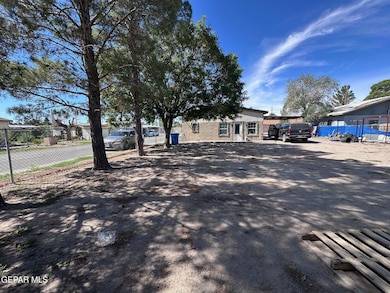 15215 Los Angeles, Fabens, TX 79838 - photo 3