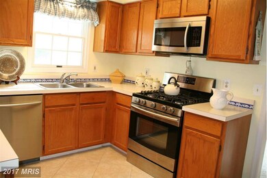 11207 Minstrel Tune Dr, Germantown, MD 20876 - photo 5