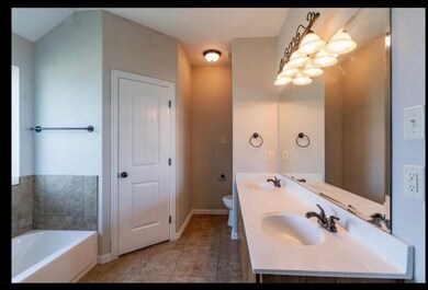 1253 Newcastle Dr, Weatherford, TX 76086 - photo 5