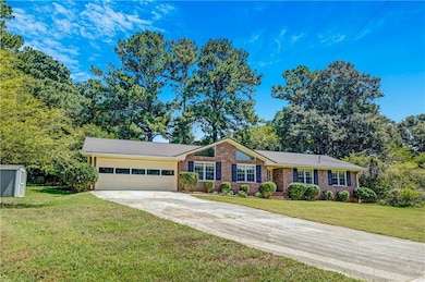 2158 Vivid Ct, Stone Mountain, GA 30087 - photo 4