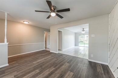 7015 Pine Vista Ln, Houston, TX 77092 - photo 4