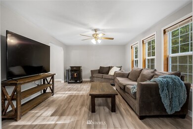 22616 Brookside Ct SE, Yelm, WA 98597 - photo 7