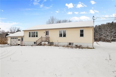 2466 Reed Rd, Waterloo, NY 13165 - photo 4