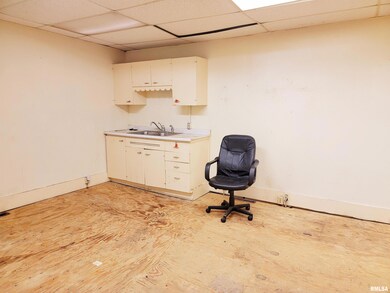 600 Clinton St, Lincoln, IL 62656 - photo 6