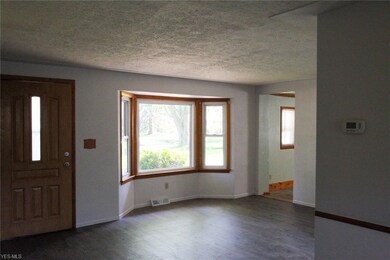 4895 Saddlewood Dr, Sheffield Lake, OH 44054 - photo 3