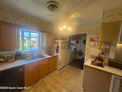 2565 Shady Oaks Dr, Titusville, FL 32796 - photo 2