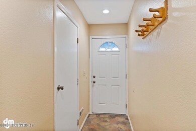 15-Hallway_KC_08270