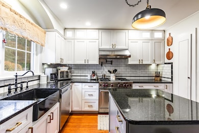 847 West St, Pittsfield, MA 01201 - photo 4