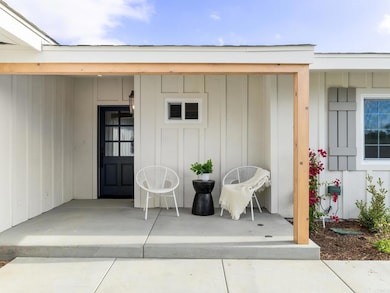 2570 Wilson St, Carlsbad, CA 92008 - photo 2