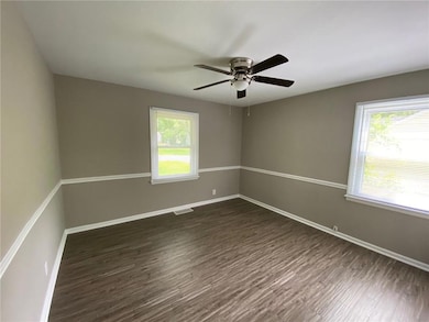 8812 E 72nd Terrace, Raytown, MO 64133 - photo 5