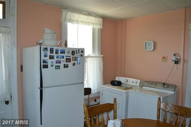 359 W Queen St, Chambersburg, PA 17201 - photo 3