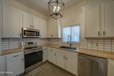 1912 S Val Vista Rd-13