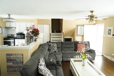 17316 Central Park Ave, Hazel Crest, IL 60429 - photo 3