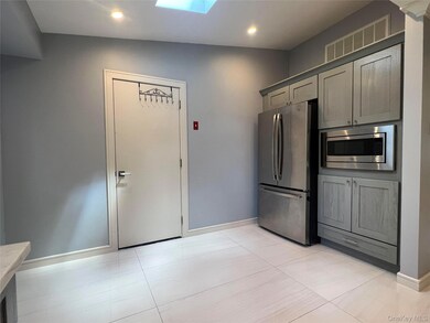 292 Acre Ln, Hicksville, NY 11801 - photo 6