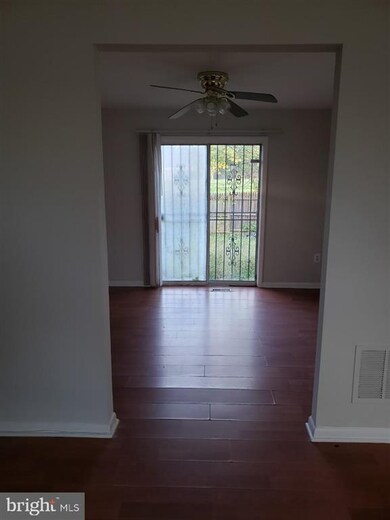 924 Portia Ct, Hyattsville, MD 20785 - photo 3