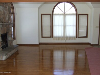 364 Escoll Dr, East Stroudsburg, PA 18301 - photo 3