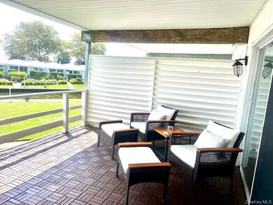 35 Library Ave unit 6J, Westhampton Beach, NY 11978 - photo 3