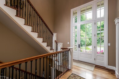 006-Foyer-2940096-medium