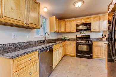 543 Coronation Dr, Franklin, MA 02038 - photo 5