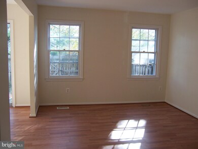9464 Abingdon Ct, Manassas, VA 20109 - photo 5