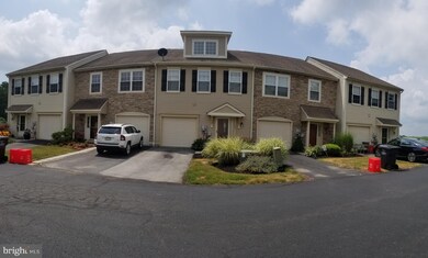 142 Red Oak Ct unit 17, Honey Brook, PA 19344 - photo 2