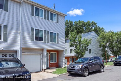 520 Ilyssa Way, Staten Island, NY 10312 - photo 2