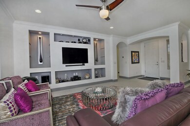 6704 W Desert Blossom Way-large-005-13-E