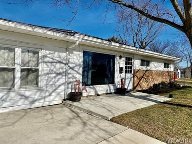 1002 Middle St, Wapakoneta, OH 45895 - photo 2