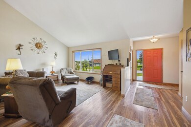 1909 Eastern Star Cir, Sauk Rapids, MN 56379 - photo 2