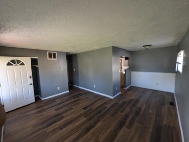 695 Demorest Rd, Columbus, OH 43204 - photo 7