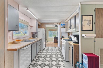 8-web-or-mls-2582-walnut-ave