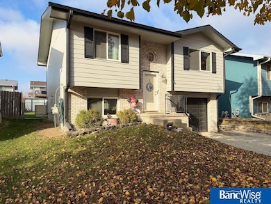 1947 NW 54th St, Lincoln, NE 68528 - photo 2