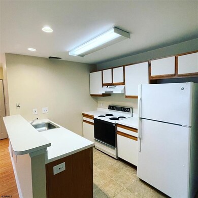 631 E Lake Front Cir unit 6, Galloway, NJ 08205 - photo 5