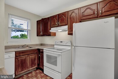 235 Sandhill Rd, Essex, MD 21221 - photo 6