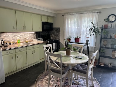 0 63 Court A Bld 18 Ct unit 24110827, Bridgeport, CT 06610 - photo 4