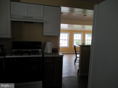 8232 Northview Rd, Dundalk, MD 21222 - photo 7