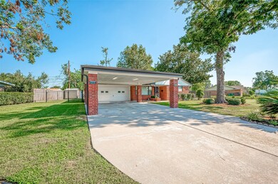 527 Spell St, Houston, TX 77022 - photo 3