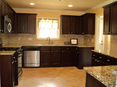 1826 S Sneed Ave, Tyler, TX 75701 - photo 5