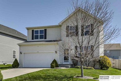 2311 Ridgeview Dr, Papillion, NE 68046 - photo 2