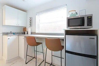 1100 NE 1st Ave unit C, Fort Lauderdale, FL 33304 - photo 5