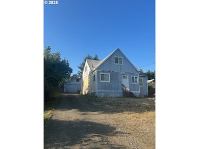 122 NE 4th St, Willamina, OR 97396 - photo 2