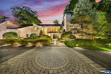 172 Truman Dr, Cresskill, NJ 07626 - photo 2