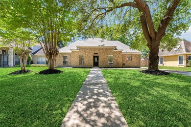 5415 Holly View Dr, Houston, TX 77091 - photo 2