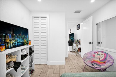 6501 SW 4th St unit b, Miami, FL 33144 - photo 5