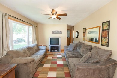 1246 Deloris Dr, Waterloo, IA 50701 - photo 5