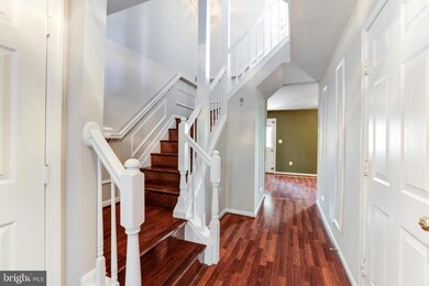 2466 Laura Mark Ln, Herndon, VA 20171 - photo 6