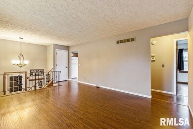 4106 Lamphere Ct, Davenport, IA 52806 - photo 4